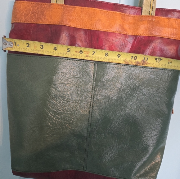 Recycled bus seats tote - Picture 4 of 12